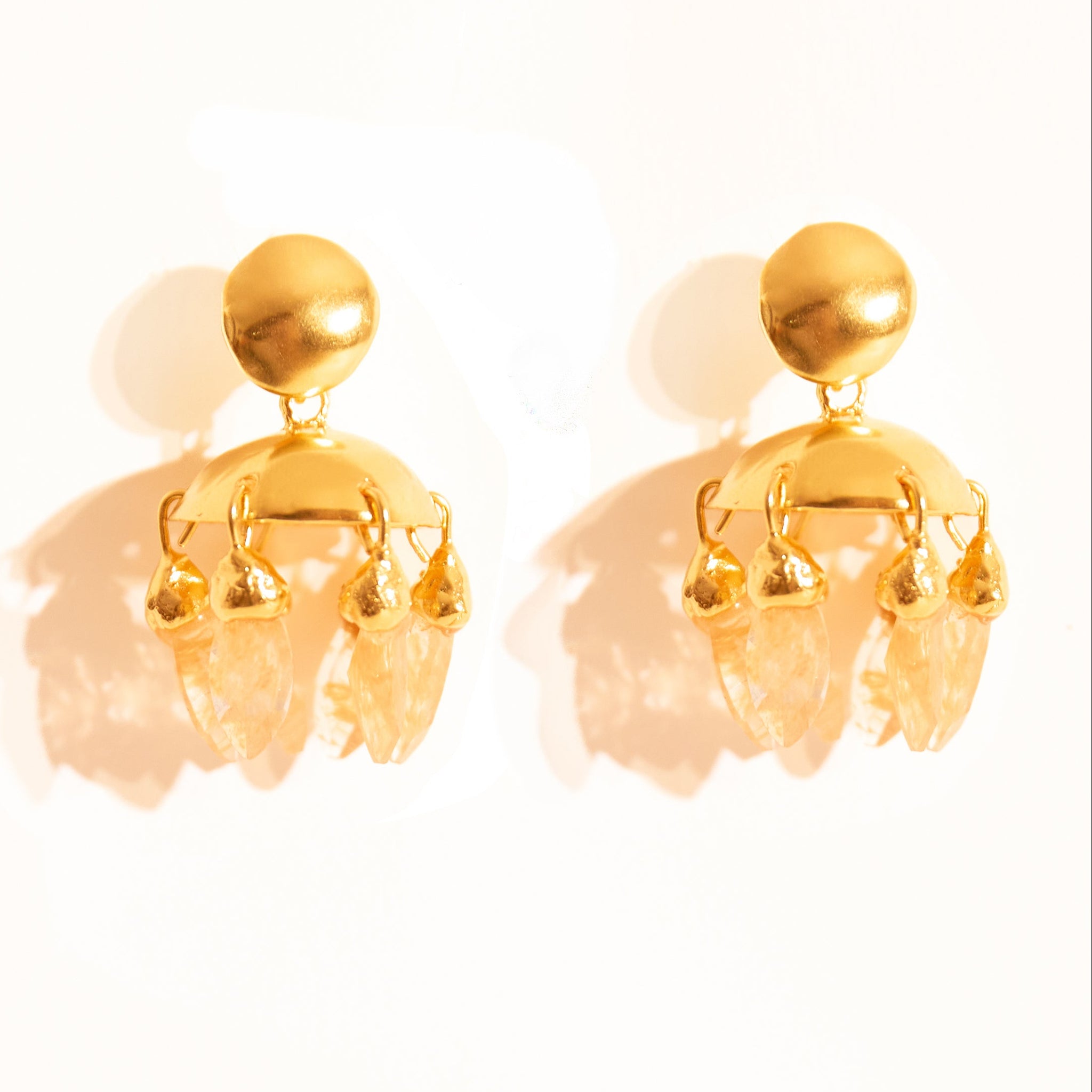 Brinco Água Viva Cristais