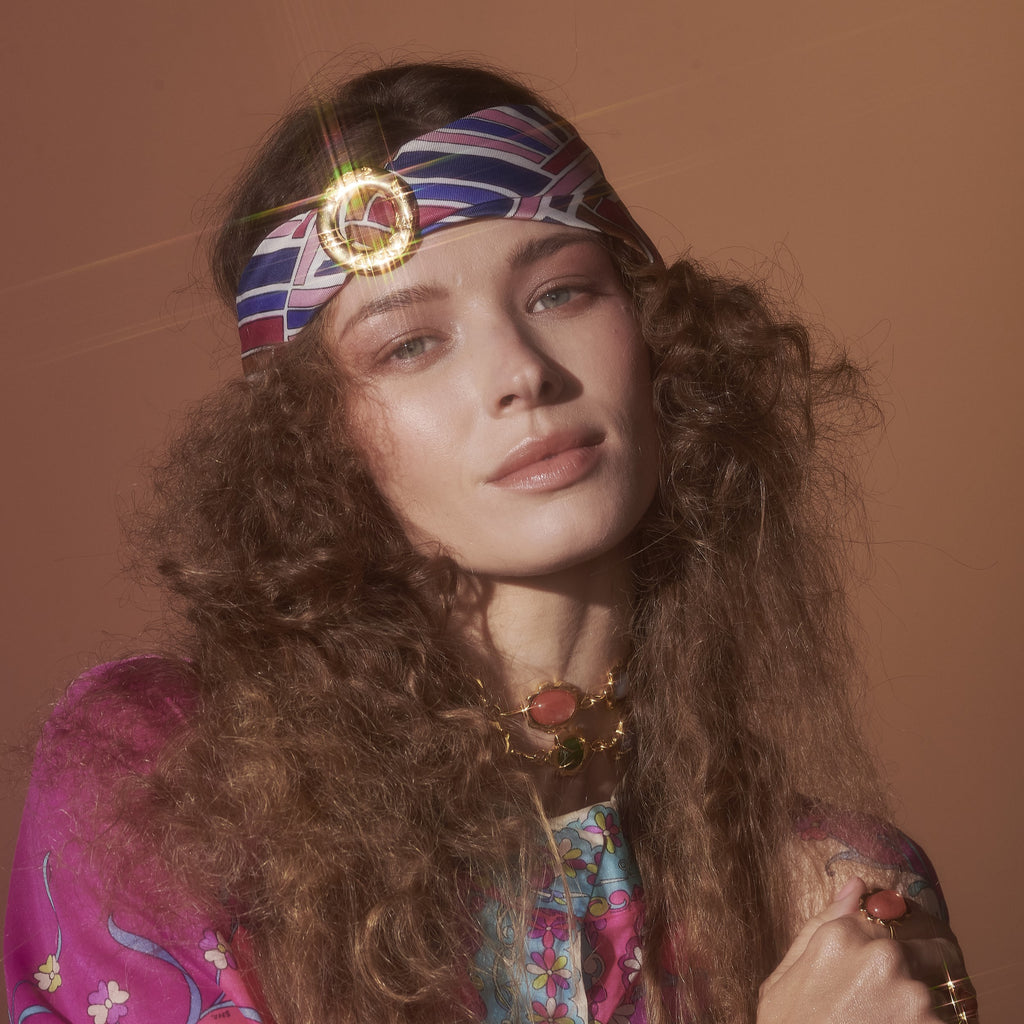 Passador de Lenço Paz e Amor