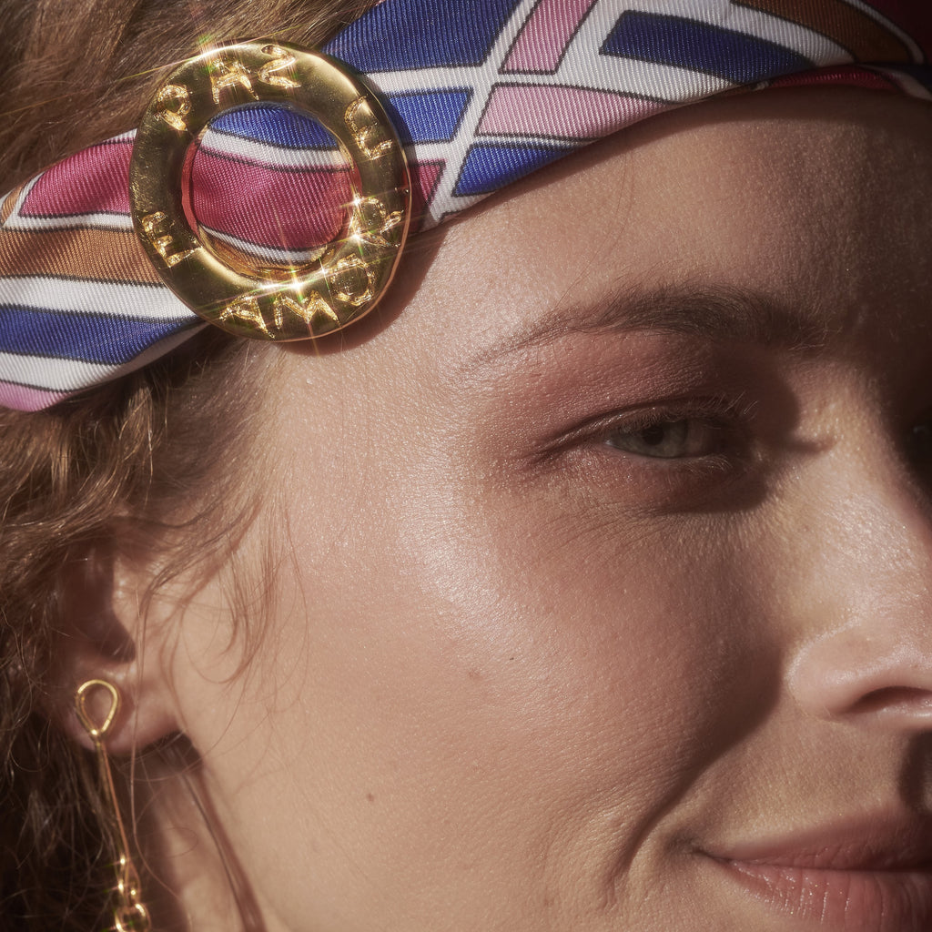 Passador de Lenço Paz e Amor